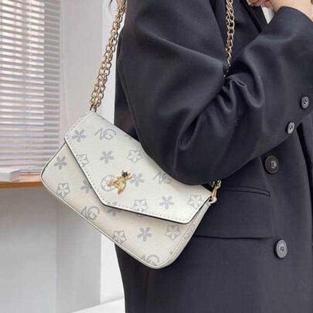 SHEIN Fashionable Metal Chain Strap Baguette Bag, Minimalist Vintage Versatile Shoulder Handbag