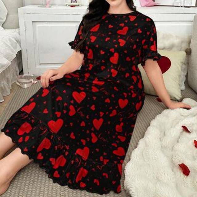 SHEIN Round Neck Short Sleeve Ruffle Hem Heart Print Plus Size Nightgown