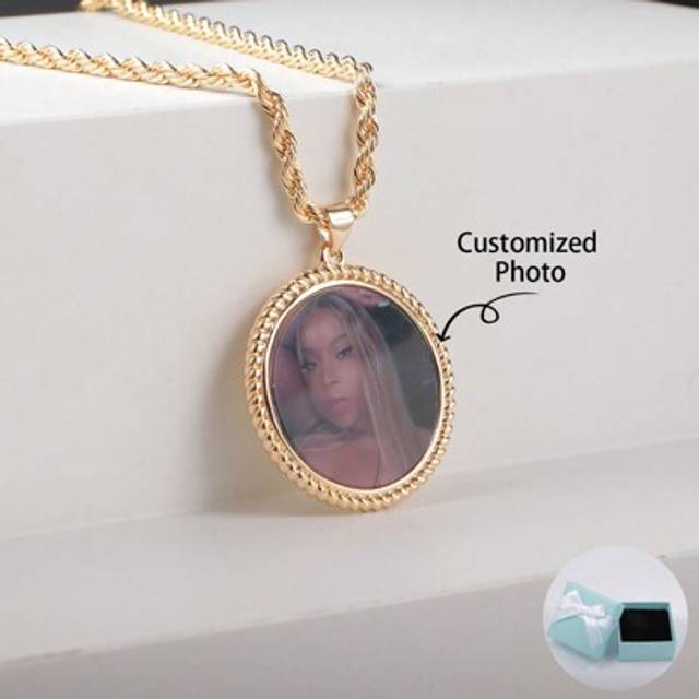 SHEIN Customized Personalized Round Patterned Colored Photo Necklace Mother&#39;s Day Gift Valentine&#39;s Day Gift Birthday Anniversary Gift To Send Friends For An