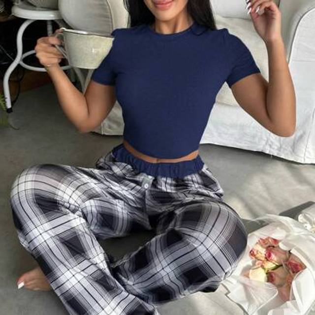 SHEIN 2pcs Women Plaid Round Neck Pullover Pajamas Set, Loungewear