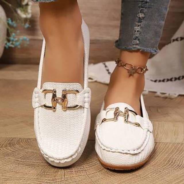SHEIN Women&#39;s Fashion All-Season Slip-On Loafers, Solid Color Comfortable Casual Shoes With Metal Buckle, Handmade Floral Trim, Soft Sole, Breathable Leathe