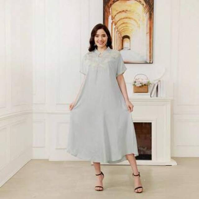 SHEIN Elegant Embroidered Abaya Dress, V-Neck, Curved Hem, Traditional Creative Design, Suitable For Saudi National Day, Latest 2025 Design