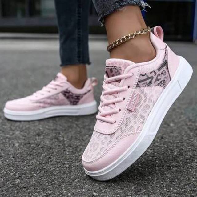 SHEIN Women&#39;s Fashion Leopard Print Breathable Flat Casual Sneakers, Versatile & Comfortable Skateboarding Shoes, Classic Hollow Design, Spring/Summer