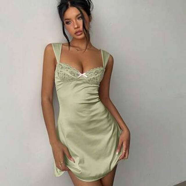 Aloruh Women&#39;s Sexy & Elegant Square Neck Fitted Satin Dress
