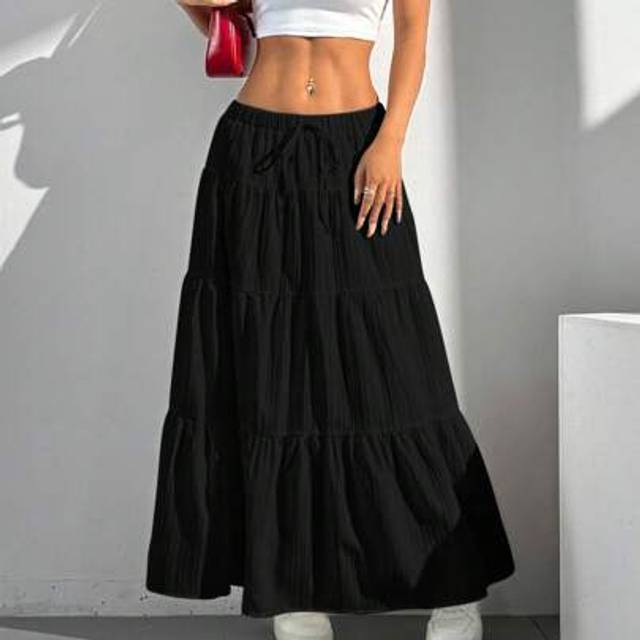 SHEIN Women&#39;s Casual Solid Color Textured Low Waist Flared Skirt