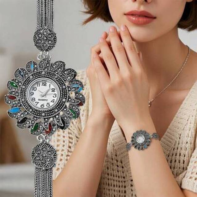 SHEIN 1pc Vintage Style Women&#39;s Sunshine Shape Quartz Bracelet Watch, Fashionable Luxury Niche Design, Arabic Numeral Dial, Holiday Gift