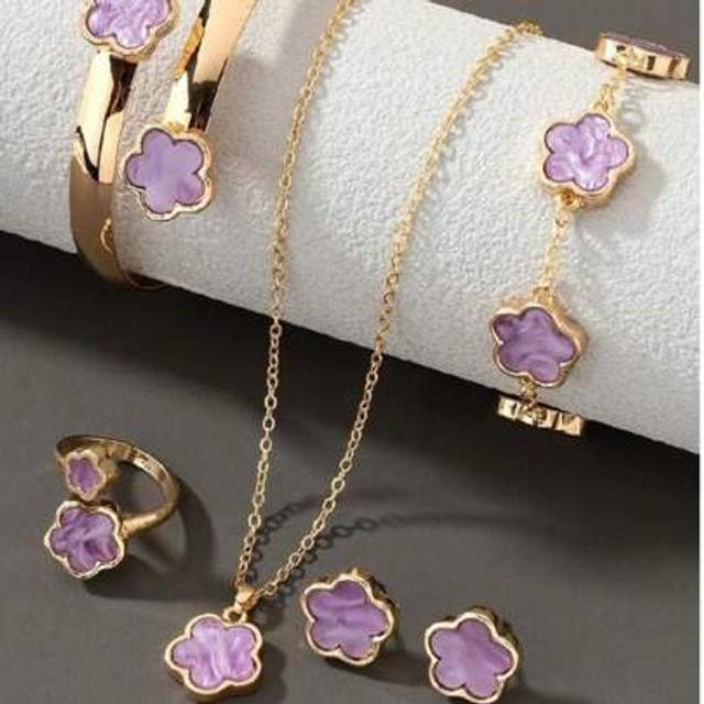SHEIN 6pcs/Set: 1pc Necklace, 1pc Bracelet, 1pc Earring, 1 Pair Rings, 1pc Clover Necklace
