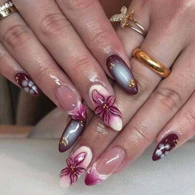 SHEIN Pure Handmade Dainty Flower Freestyle Handcraft Rose Red French Tip Press On Nails 3D Floral Nails Set Blossom Nails 10Pcs Fake Nails For Women Girls