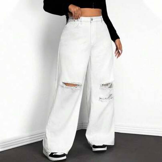 SHEIN Plus Size Solid Color Front Button Pocket Ripped Casual Boyfriend Jeans