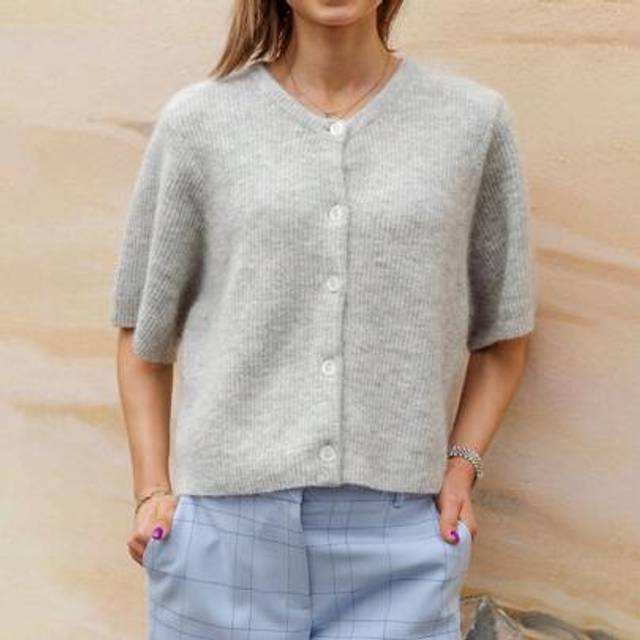SHEIN Women&#39;s Solid Color Cardigan Short Sleeve Round Neck Button Down Sweater Knit Tops