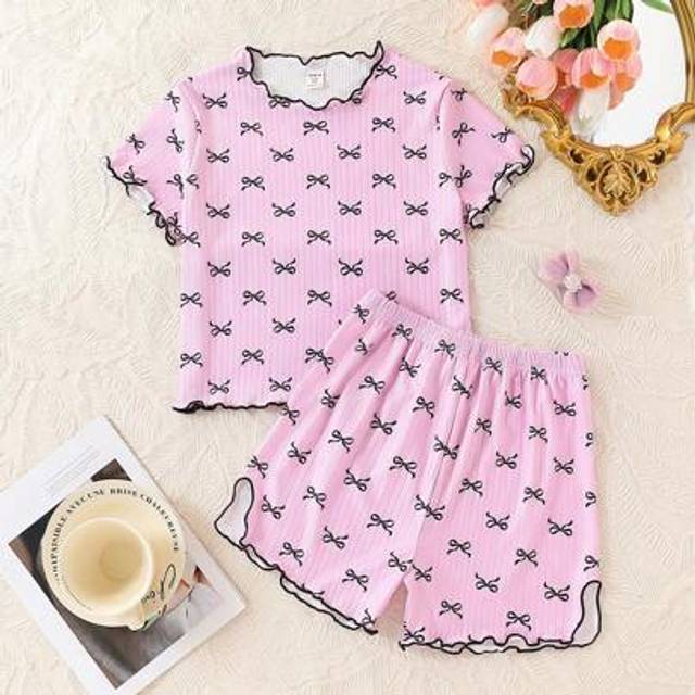 SHEIN Tween Girl 2pcs Set Cute Butterfly Print Short Sleeve Top And Shorts Pajama Set, Home Wear,Summer Travel