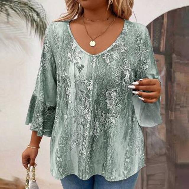 SHEIN Plus Size Women Casual Digital Print Sweetheart Neck 3/4 Sleeve T-Shirt Graphic Tees Women Tops