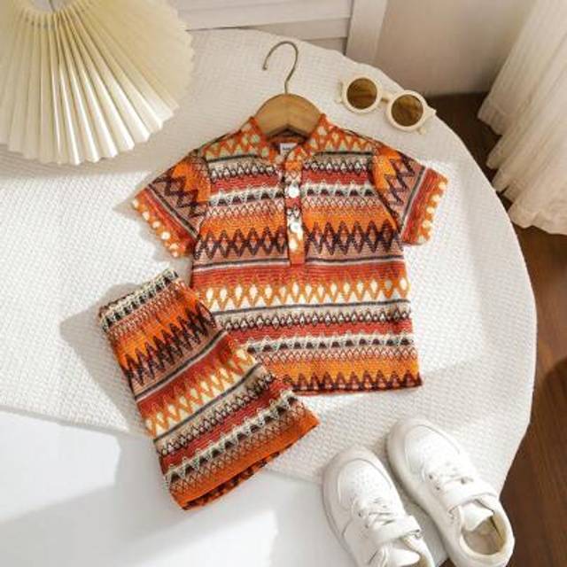 SHEIN 2pcs/Set Baby Boys Bohemian Geometric Pattern Stand Collar Button Henley Top And Elastic Waist Shorts Casual Outfit, Summer