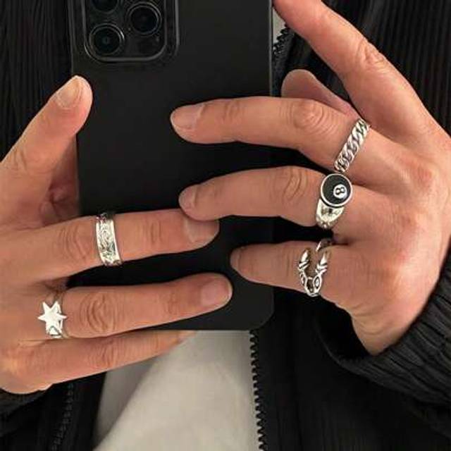 SHEIN 5pcs/Set Fashion Punk-Style Star Design Rings,Casual Everyday Wear For Men
