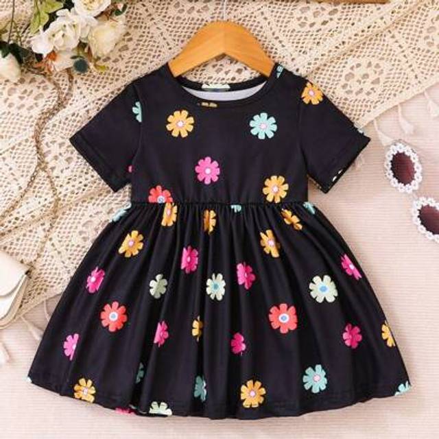 SHEIN Baby Girl Casual Loose Soft Knit Ditsy Floral Black Short Sleeve Dress, Suitable For Spring/Summer Vacation Or Outdoor Play