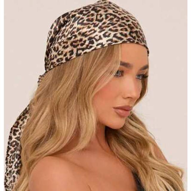 SHEIN 1pc Women Fashion Leopard Print 90cm Square Scarf, Versatile Bandana Neck Scarf, Suitable For All Season