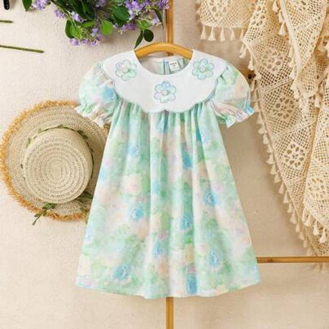 SHEIN Young Girls Casual Ditsy Floral Oil Painting Print & Embroidered Flare Sleeve Ruffle Collar Ditsy Floral Princess Dress, Sweet Summer Outfit For Girls
