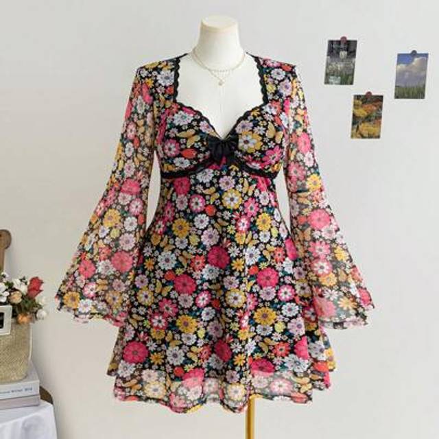 SHEIN Plus Size Women Vacation Autumn/Winter Season Net Fabric Brown Base Multicolor Floral Print Lace Trim Bow Decor Flare Sleeve Mini Dress