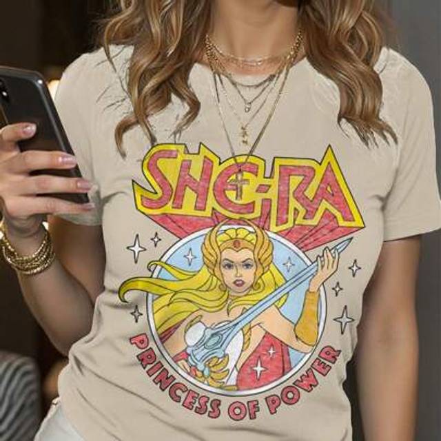 SHEIN Plus Size Women Blonde Woman Holding Sword Elegant Graphic Casual T-Shirt, Personalized Birthday, Vintage Minimalist Cute Girl Beach Holiday Streetwea