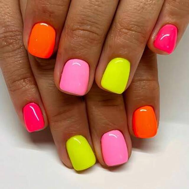 SHEIN Elevate Your Style With 24pcs Short Square Shape Press-On Fake Gel Nails Fashion Y2K Colourful Light Pink Lemon Yellow Orange Watermelon Red Solid Col