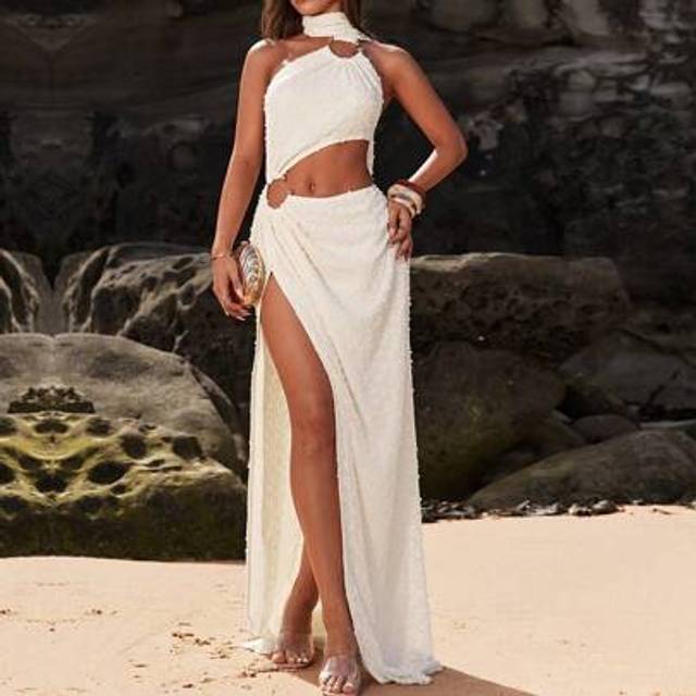 SHEIN Women&#39;s Summer Resort Beach Wedding Season Bohemia Off-The-Shoulder Linen Hollow Metal Decoration Streamer Halter Neck Maxi Dress, Wedding Guest Dress