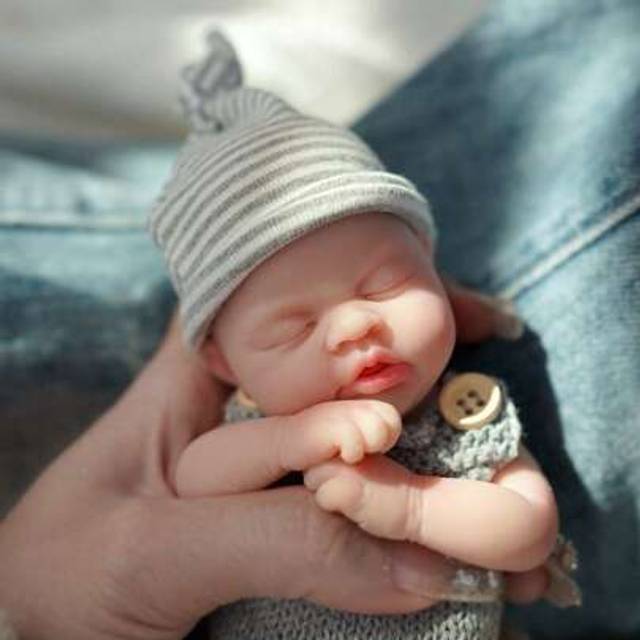 SHEIN Reborn Baby Doll 7 Inch Girls Silicone Full Body Soft Mini Cute Lifelike Baby Doll Perfect Gift & Collectible