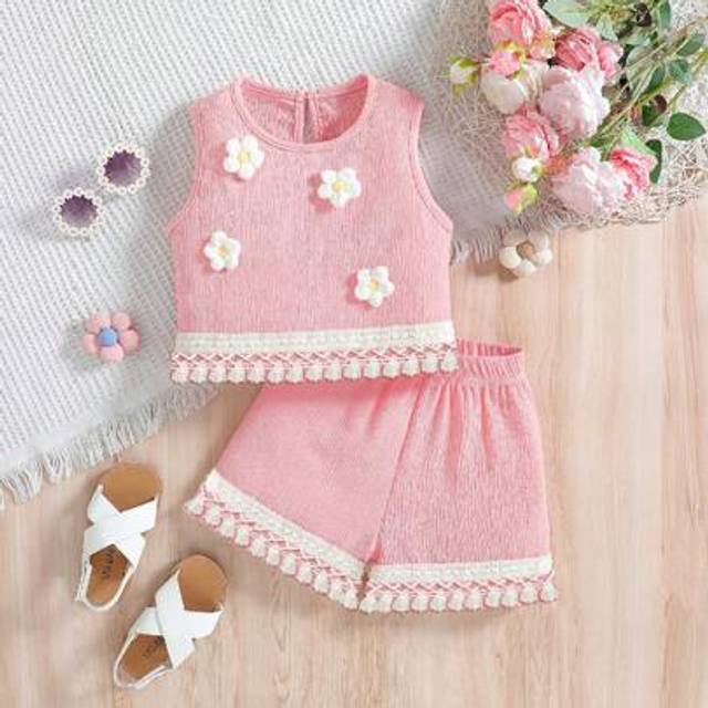 SHEIN Young Girl Summer Pastoral Sweet & Cute Fashion Versatile Floral Patched Textured Fabric Round Neck Sleeveless Cropped Top And Shorts 2 Pieces Set, Su