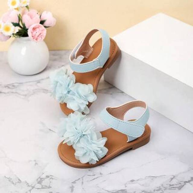 SHEIN Fashionable Casual Kids Princess Shoes, New Summer Flower Performance Shoes, Travel, Cute Beach Sandals