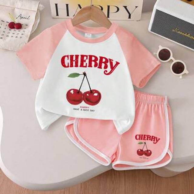 SHEIN 2pcs/Set Tween Girls Cherry Slogan Print Raglan Sleeve T-Shirt + Sport Shorts, Casual Activewear Set, Spring/Summer