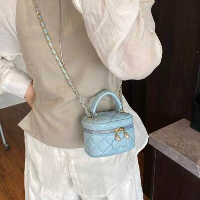 SHEIN 1pc Spring/Summer PU Leather Diamond Quilted Mini Crossbody Bag, Chain Strap Coin Purse, Lipstick Holder Shoulder Messenger Bag, Suitable For Girls