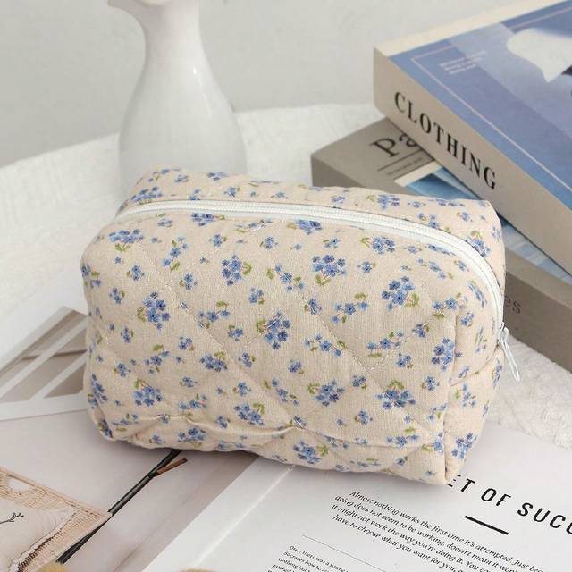 SHEIN Cute Bow Makeup Bag Small Cosmetic Bag With Zipper Organizer Storage Bag Aesthetic Makeup Pouch Organizer Mini Quilted Travel Storage Bag Quilted Cosm