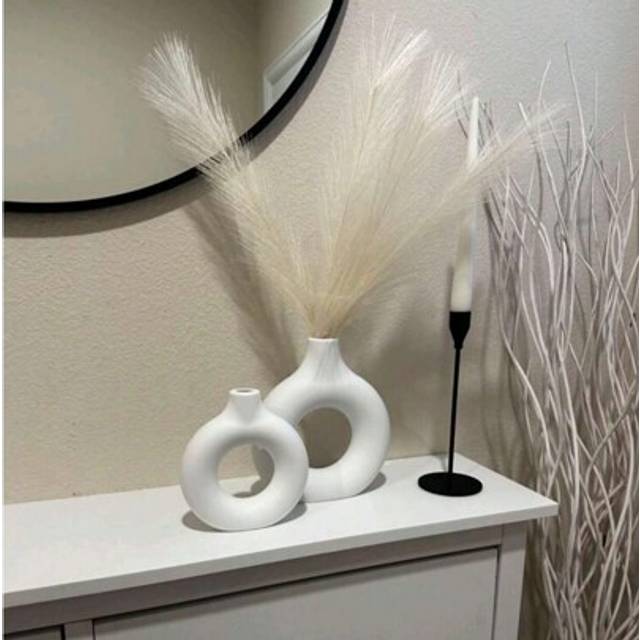 SHEIN 1pc White Plastic Circular Flower Vase Decoration, Simulated Dry Flower Decoration Vase, Artistic Vase For Floral Arrangements, Simple Living Room Exh