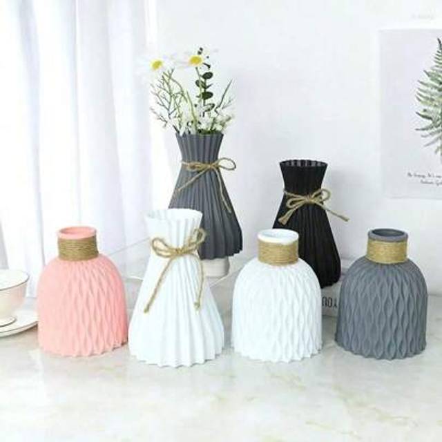 SHEIN Plastic & Jute Rope Vase Set With Artificial Flowers, Suitable For Restaurant, Living Room, Balcony, Cafe, Bedroom, Study Decor, Party Decoration, Val