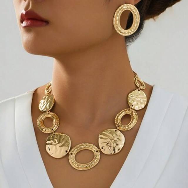 SHEIN New Fashion Metal Style Earrings And Necklace Jewelry Set, Gold Color, Stylish Autumn/Winter Accessories