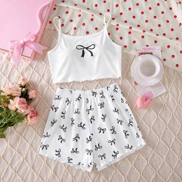 SHEIN Summer Two Pieces Tween Girl&#39;s Pajamas With Black Bow Print, Fashionable And Casual, Elegant, White Vest And Shorts, Suitable For Home And Daily Wear