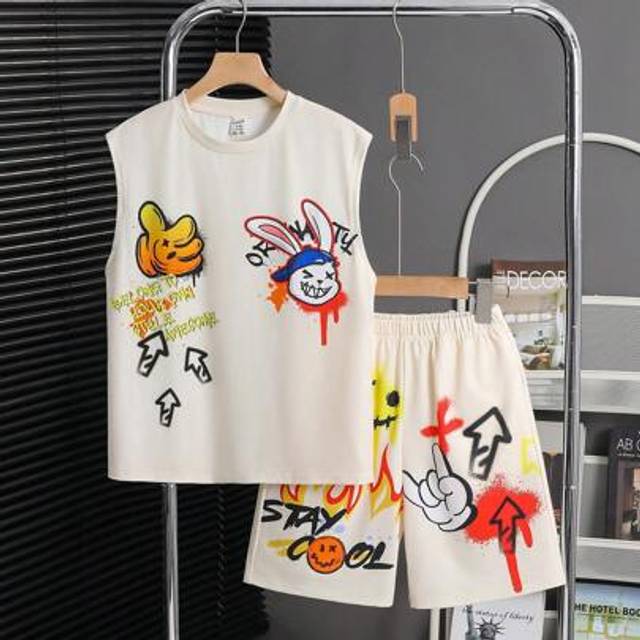 SHEIN 2Pcs Kids Tween Boy Casual Versatile Comfortable Graffiti Letter Street Fashion Print Crew Neck Sleeveless Loose Fit Top And Shorts 2 Pieces Knit Set,
