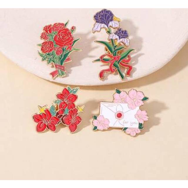 SHEIN 1pc Cute Creative Botanical Rose Flower Series Brooch, Fashion Personalized Alloy Badge, Bag Accessories, Kids Gifts, Sisters Gifts, Enamel Pins, Safe