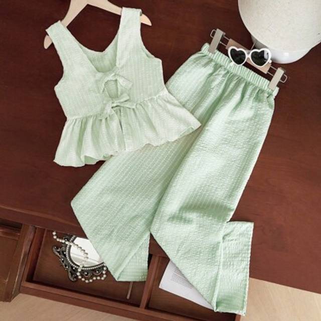 SHEIN Tween Girls Loose Casual Korean Style Backless Spaghetti Strap Ruffled Tank Top And Shorts 2pcs Set