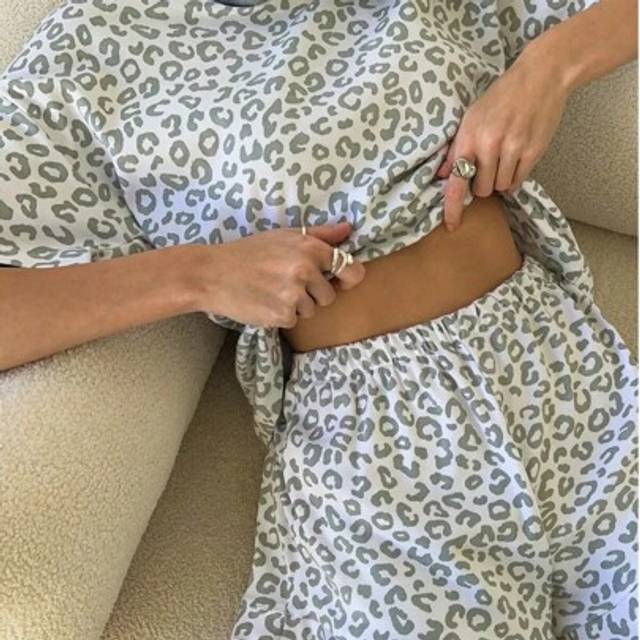SHEIN Summer Women&#39;s Fashion Loose Leopard Print Short-Sleeved Shorts Pajamas Set Home Clothes Two Pieces Set