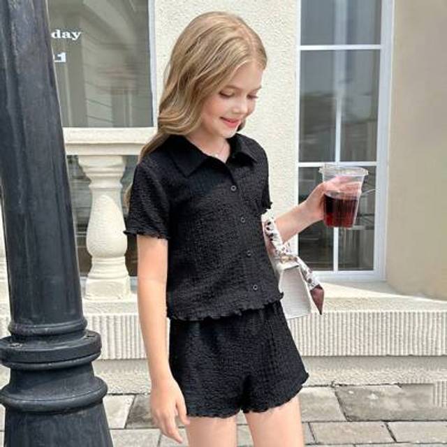 SHEIN Tween Girls Fashion Knitted Textured Crepe Collar Button Down Short Sleeve Shirt And Shorts Set, Back To School
