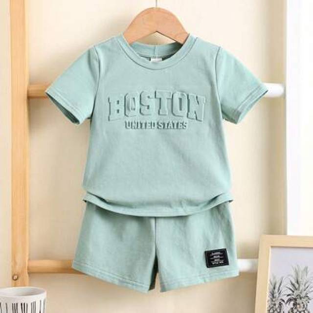 SHEIN 2pcs/Set Baby Boy Cute Summer Casual Knit Green Embossed Letter Pattern Short Sleeve T-Shirt And Elastic Waist Shorts Set