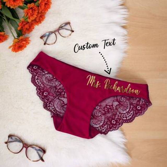SHEIN 1 Pc Personalized White Panties,Custom Bride Underwear Sexy Bridal Shower Gift Mrs Panties Bachelorette Seamless Underwear,Suitable For Valentine&#39;s Da