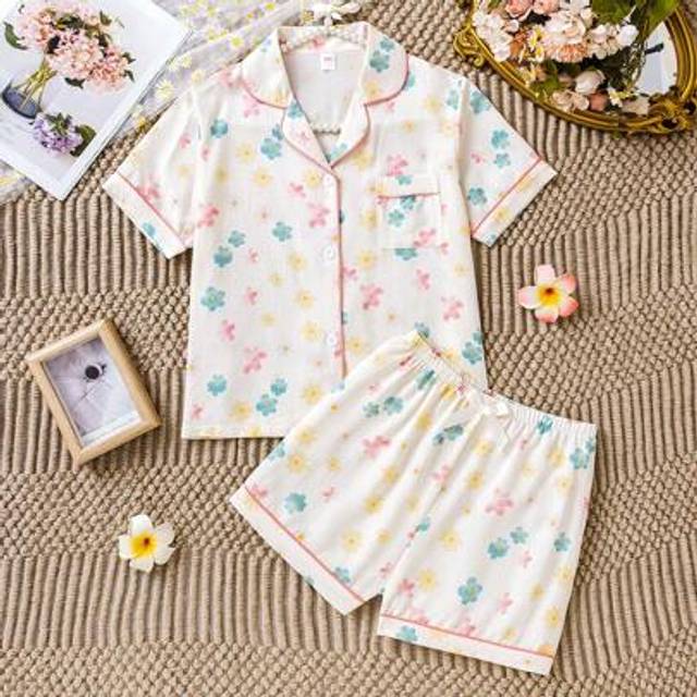 SHEIN 2pcs/Set Cute Casual Colorful Floral Polo Collar Short Sleeve Button Top & Bow Tie Shorts Pajama Set, Spring/Summer, Kids & Teens