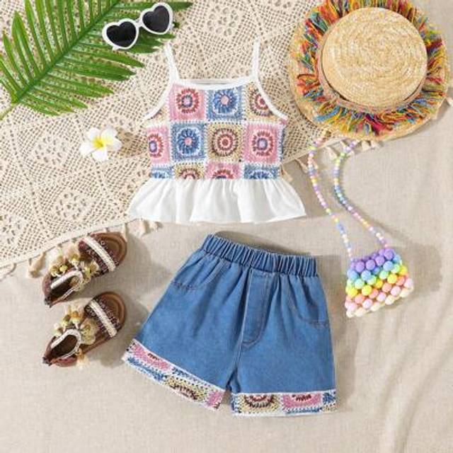 SHEIN 2pcs/Set Young Girls Casual Sleeveless Tank Top + Fringed Denim Shorts, Spring/Summer Daily Wear Outfit
