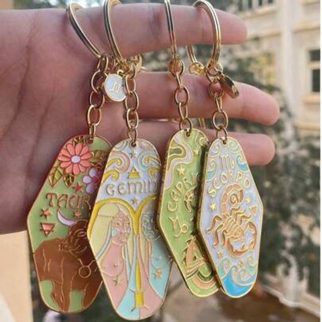 SHEIN 1pc Retro Zodiac Sign Keychain, Metal Enamel Bag Charm Key Ring, Perfect Gift For Family, Friends, Colleagues, Partners, Birthdays