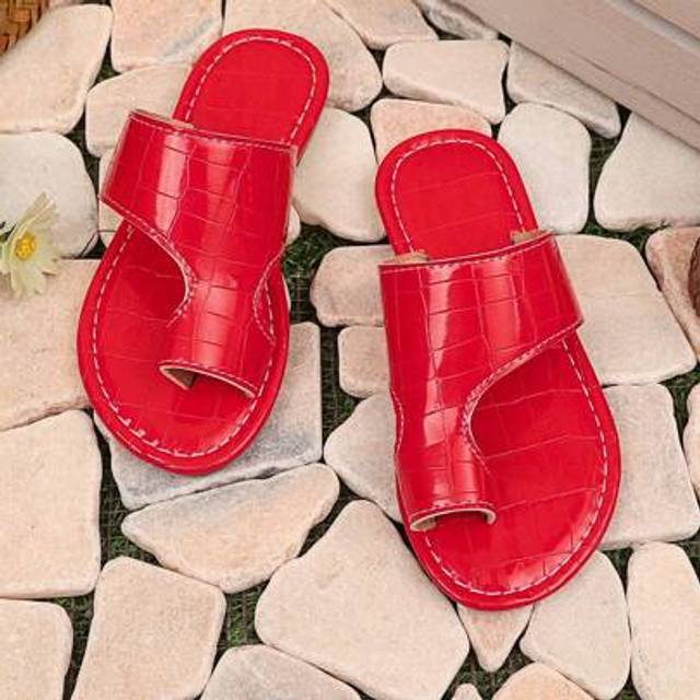 SHEIN 1 Pair Kids Girls&#39; Flat Sandals, Shiny Mirror-Like Striped PU Upper, Open Toe, Round Toe, Lightweight, Cute, Luxurious, Matching Parent-Child Roman St