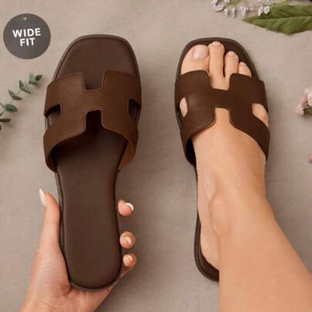 SHEIN Wide Fit Women&#39;s Luxe-Inspired Harness Cutout Open Toe Minimalist Palm Print Pu Dark Olive Slides-Plus Size Comfort
