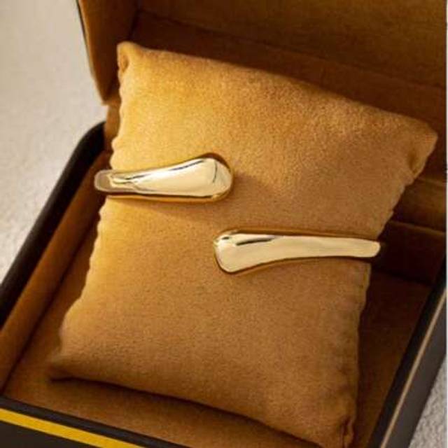 SHEIN 1 Pc Unique Hollow Design Golden Silver Color Oversized Metal Arm Cuff Bangle Bracelet For Women