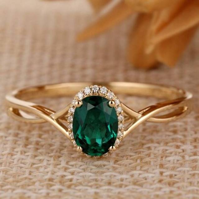 SHEIN 1pc Women&#39;s Luxury Vintage Oval Emerald Cubic Zirconia Ring, Fashion Party Finger Ring