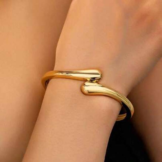 SHEIN 1 Pc Unique Hollow Design Golden Silver Color Oversized Metal Arm Cuff Bangle Bracelet For Women